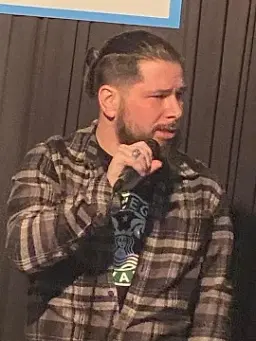 B Lee Comedian - comedian