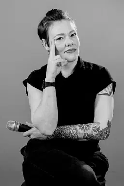 Anna Quinton - comedian