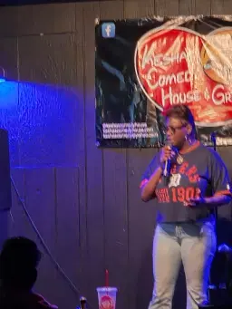 Dria Burts - comedian