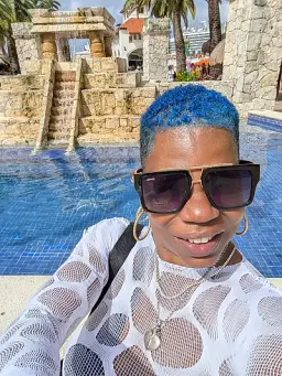 IBHER DA COMTRESS - comedian
