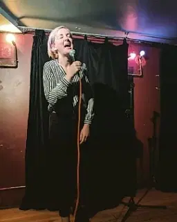 Jasmine Fischer - comedian