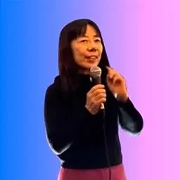 Kazumi Kinross - comedian