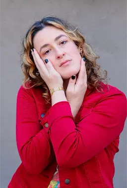 Leah Folta - comedian