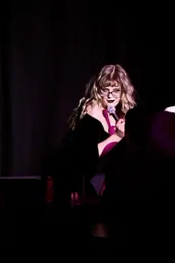 Leah Fennell - comedian