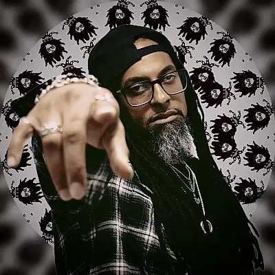 Rolando J Rosario