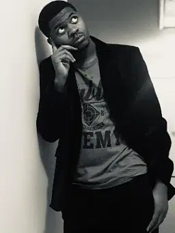Savion Robinson - comedian