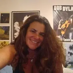 Tania Lewis - comedian