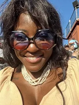 Torona Michele Poole - comedian
