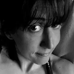 Vikki Llobera - comedian