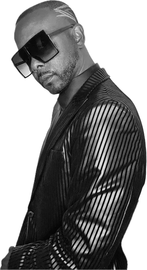 COMEDIAN JAMES DEVON photo
